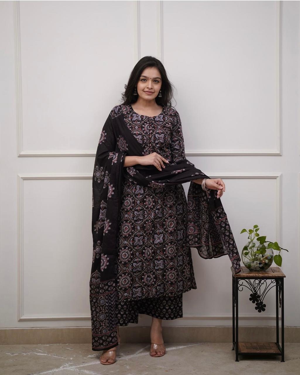 Women's Pure Cotton Block Print Kurta Set