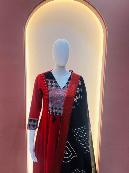 Women's Mirror Work Flared Anarkali Kurta Set