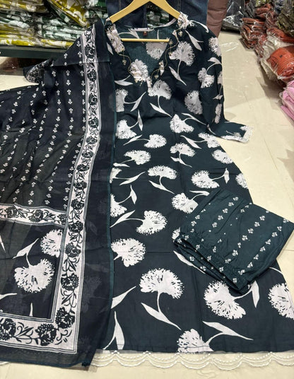 Women's Dark Green Floral Kurta Set with Aari Work