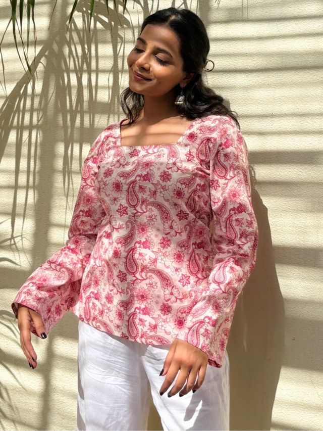 Women's Printed Straight Sleeveless Square Neck Flared Short Kurti for Women & Girls