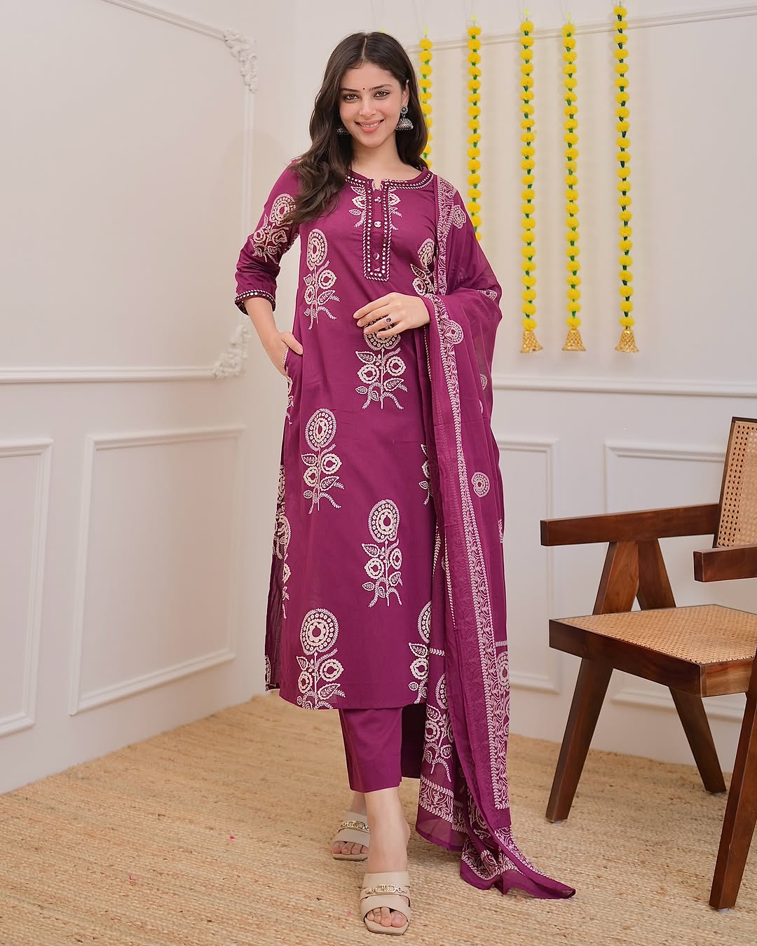 Women's Discharge Print Cotton Kurta Set with Mulmul Dupatta