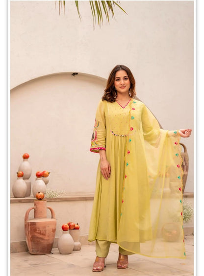 Women's Exquisite Embroidered Cotton Kurta Set with Chanderi Dupatta