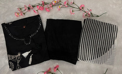 Women's Warli Art Embroidered Cotton Kurta Set