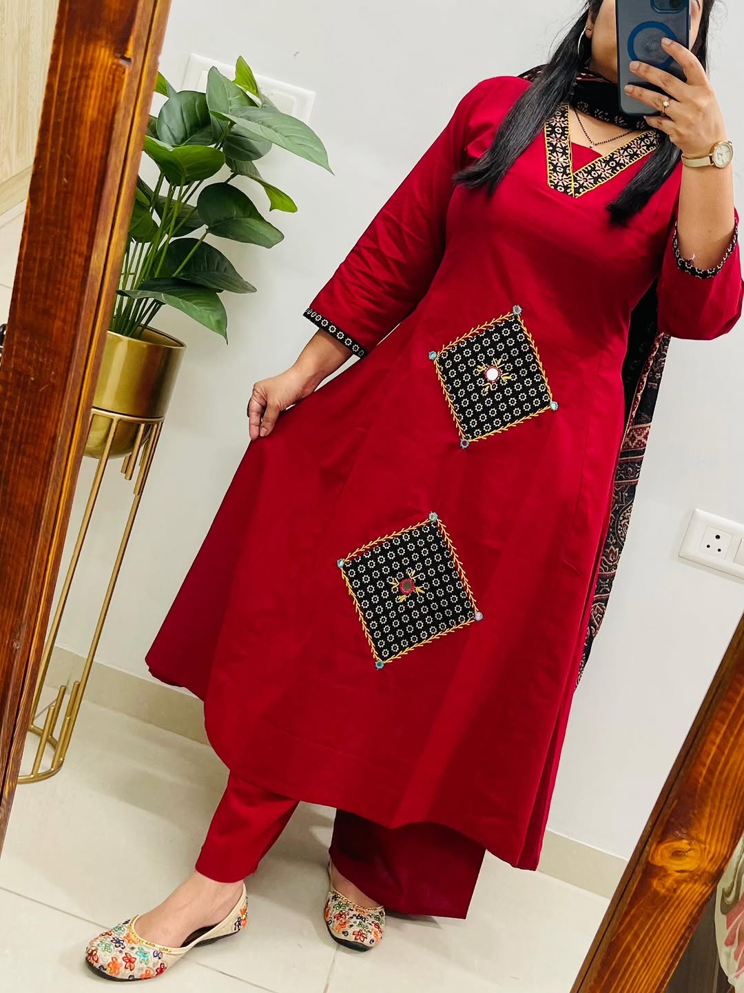 Women's Festive Mirror Patch Kurti Set