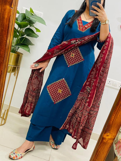 Women's Festive Mirror Patch Kurti Set