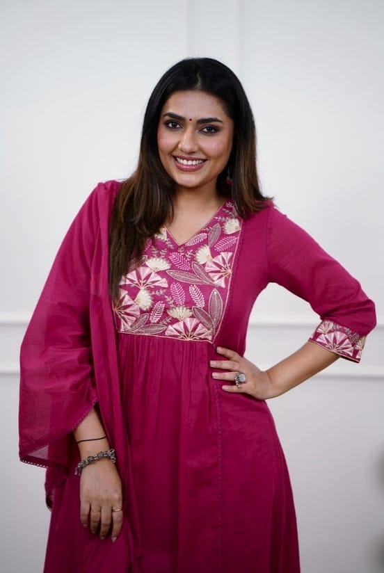 Women's Embroidered Natra Cut Cotton Kurta Set