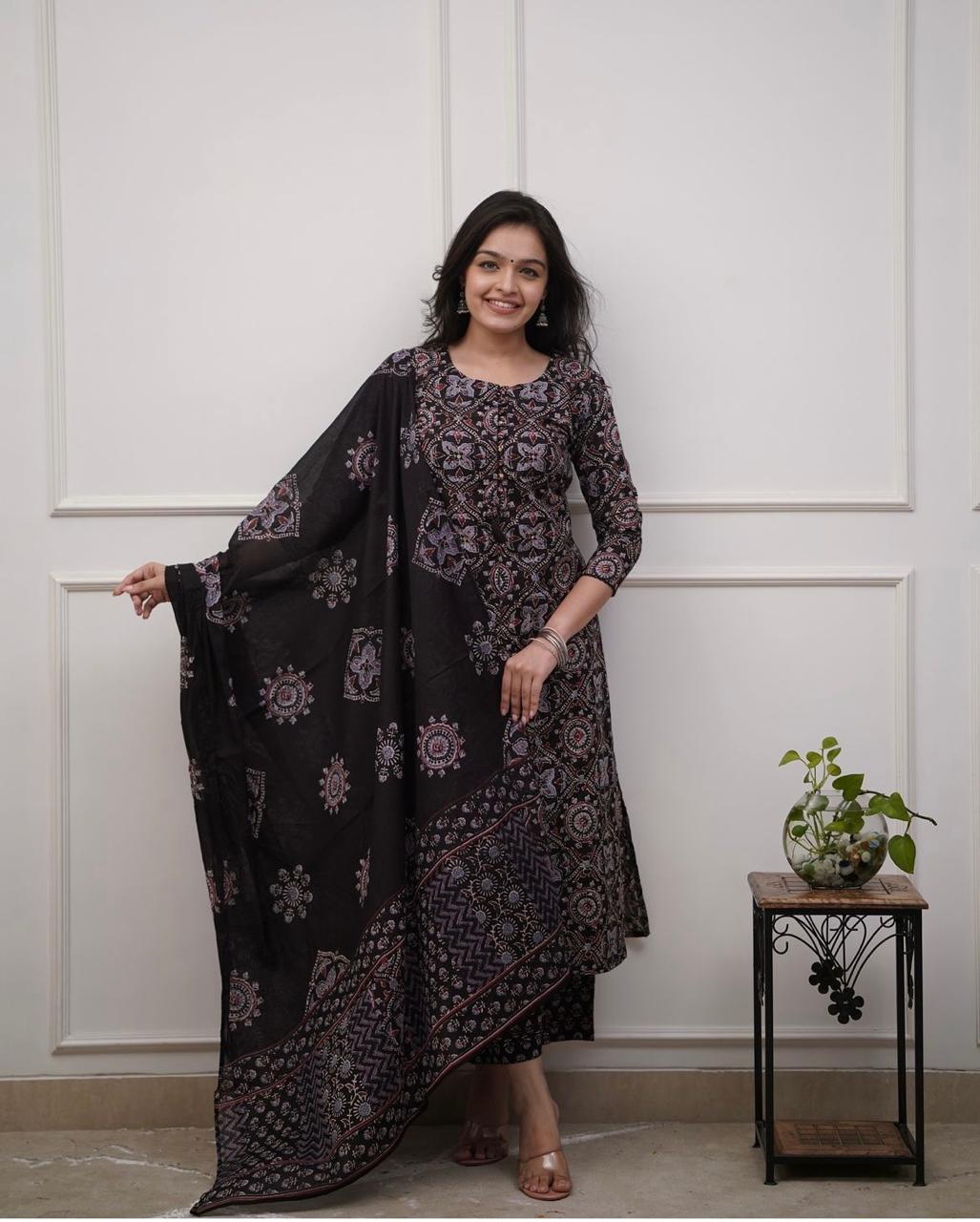 Women's Pure Cotton Block Print Kurta Set