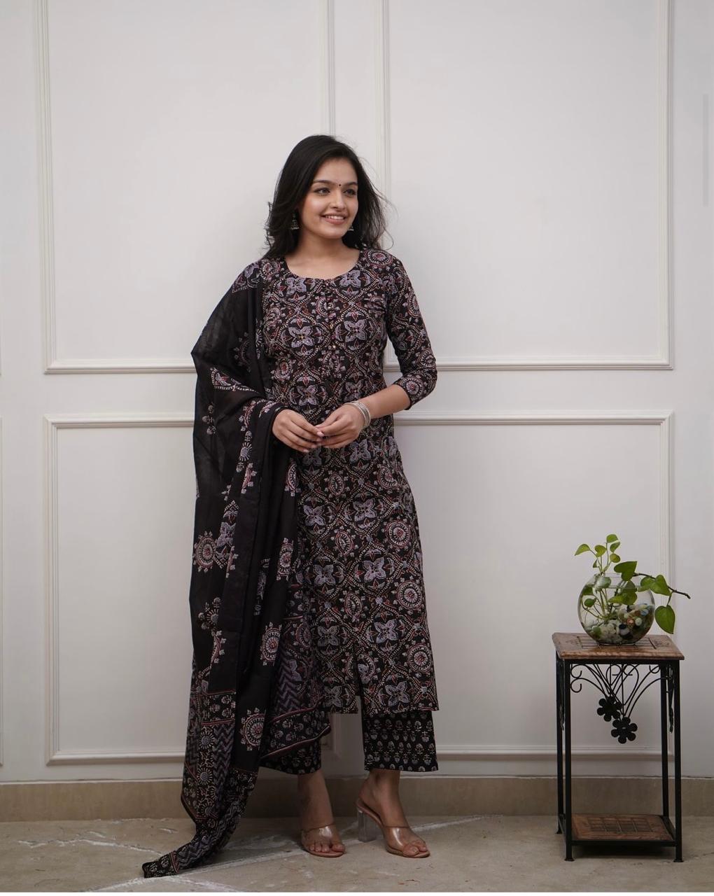 Women's Pure Cotton Block Print Kurta Set