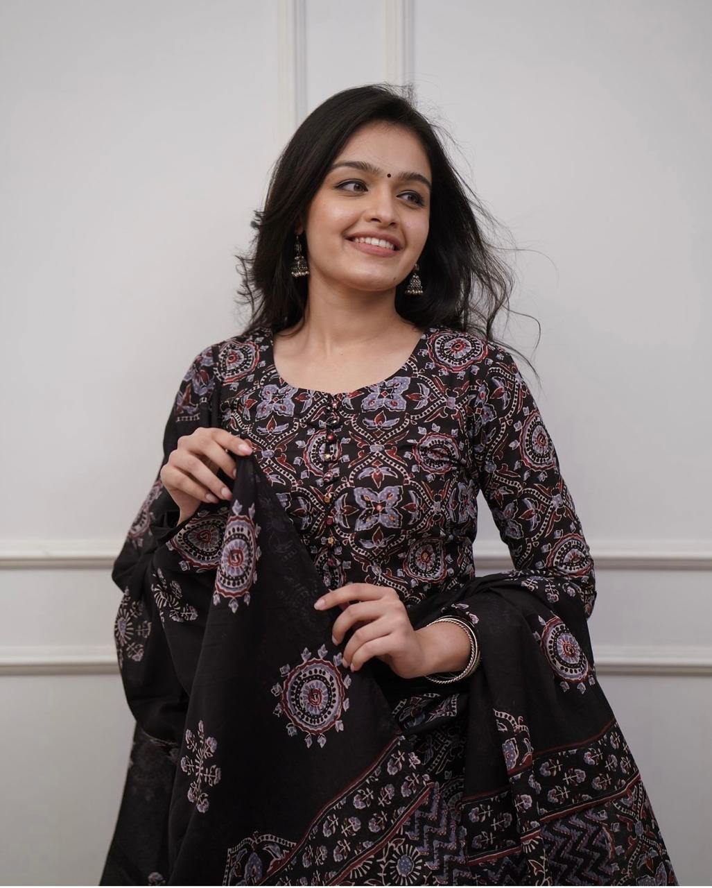 Women's Pure Cotton Block Print Kurta Set